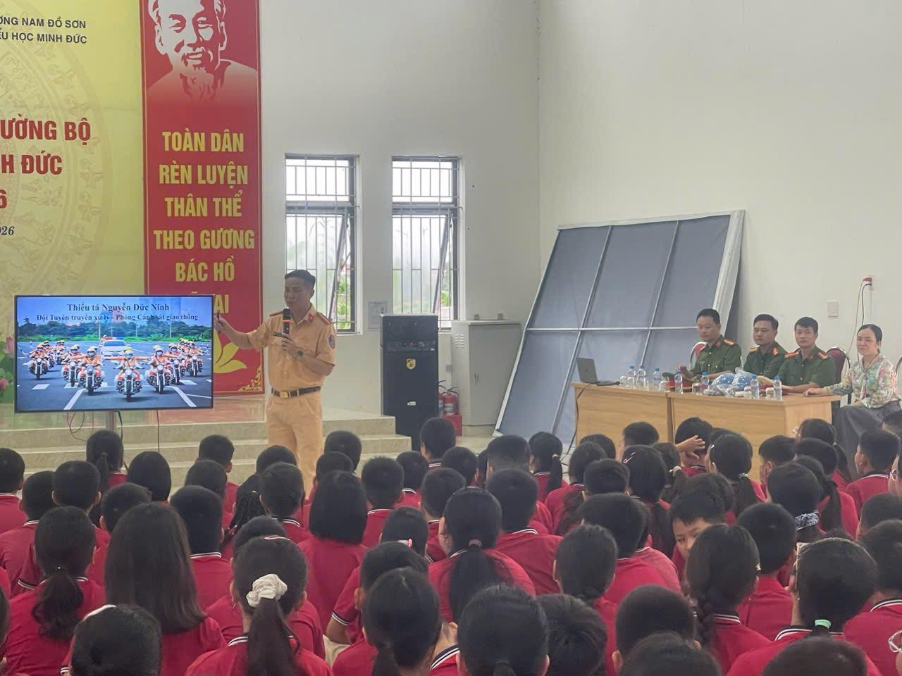 Công an phường Nam Đồ Sơn: Tuyên truyền pháp luật về an toàn giao thông đường bộ tại Trường Tiểu học Minh Đức và Trường Tiểu học Hợp Đức